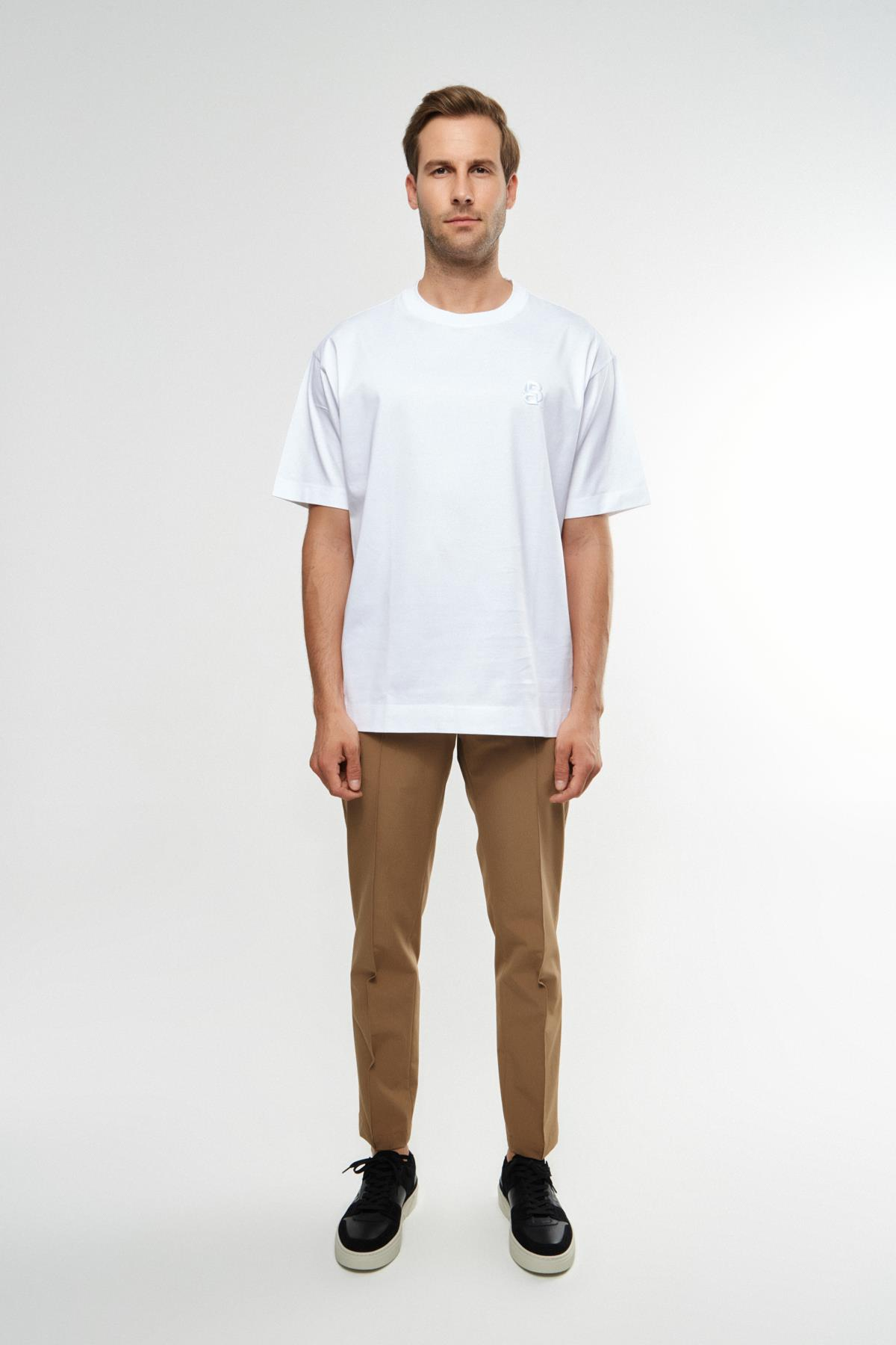 BossBeyaz Nakışlı Beyaz T-shirt