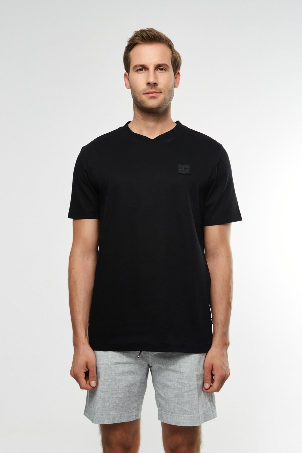BossLogo Detay Siyah Bisiklet Yaka T-shirt