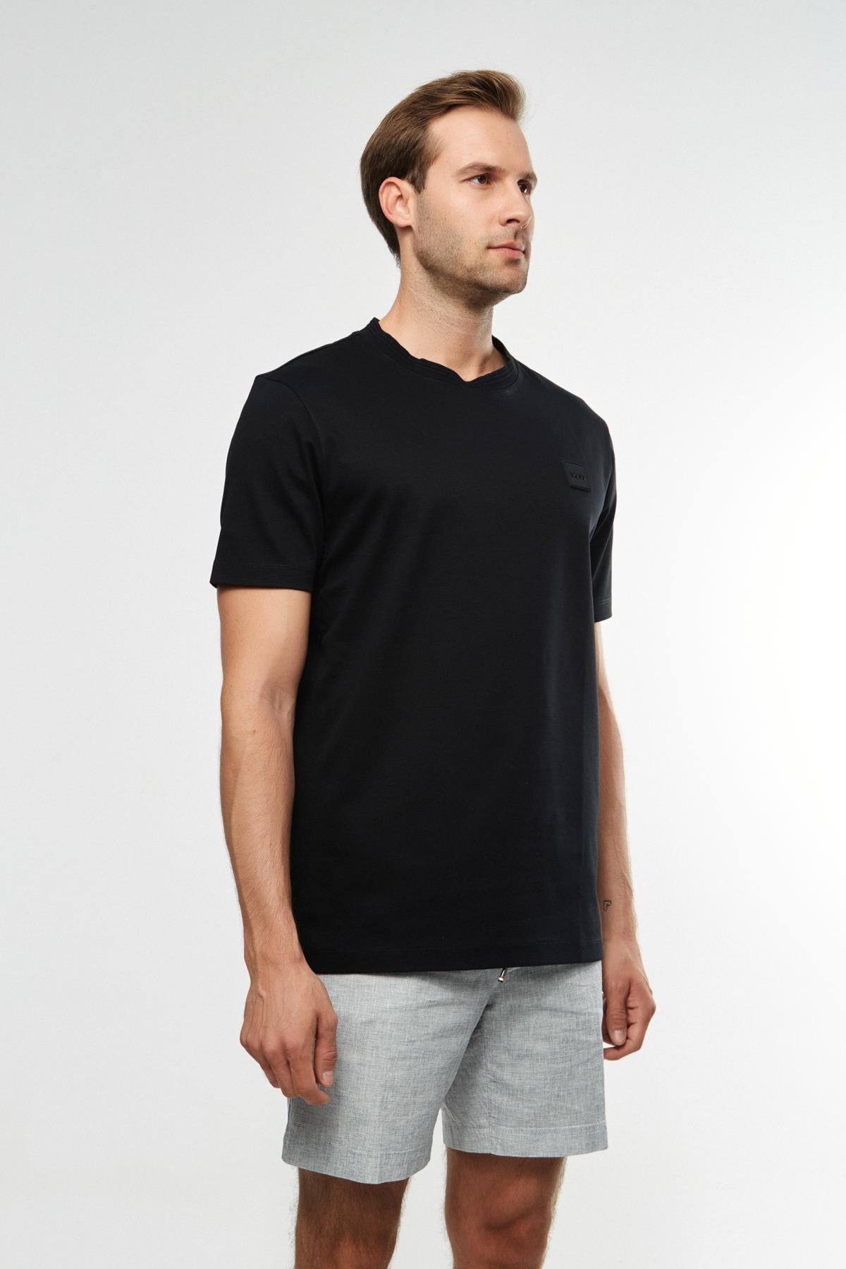 BossLogo Detay Siyah Bisiklet Yaka T-shirt
