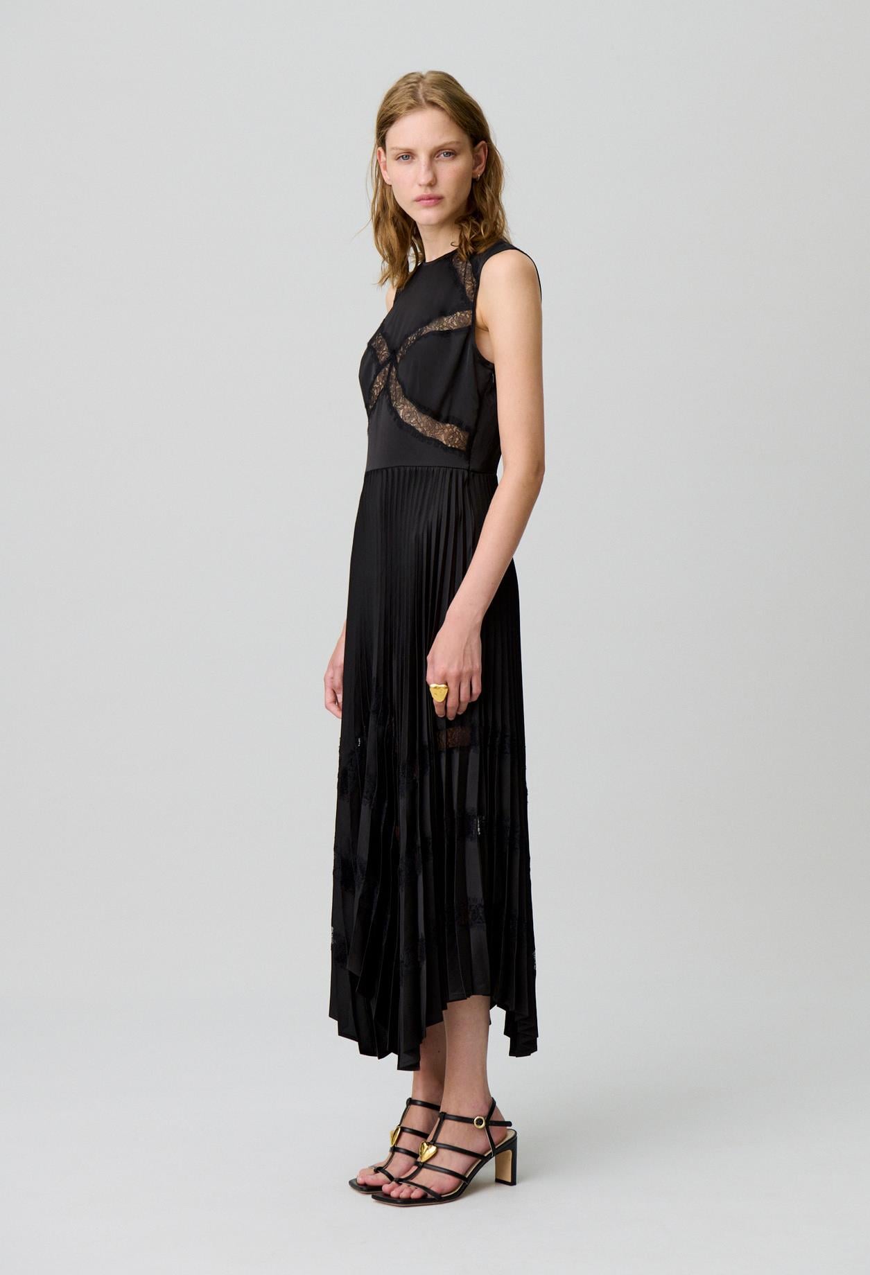 Claudie PierlotSiyah Asimetrik Kesim Saten Elbise
