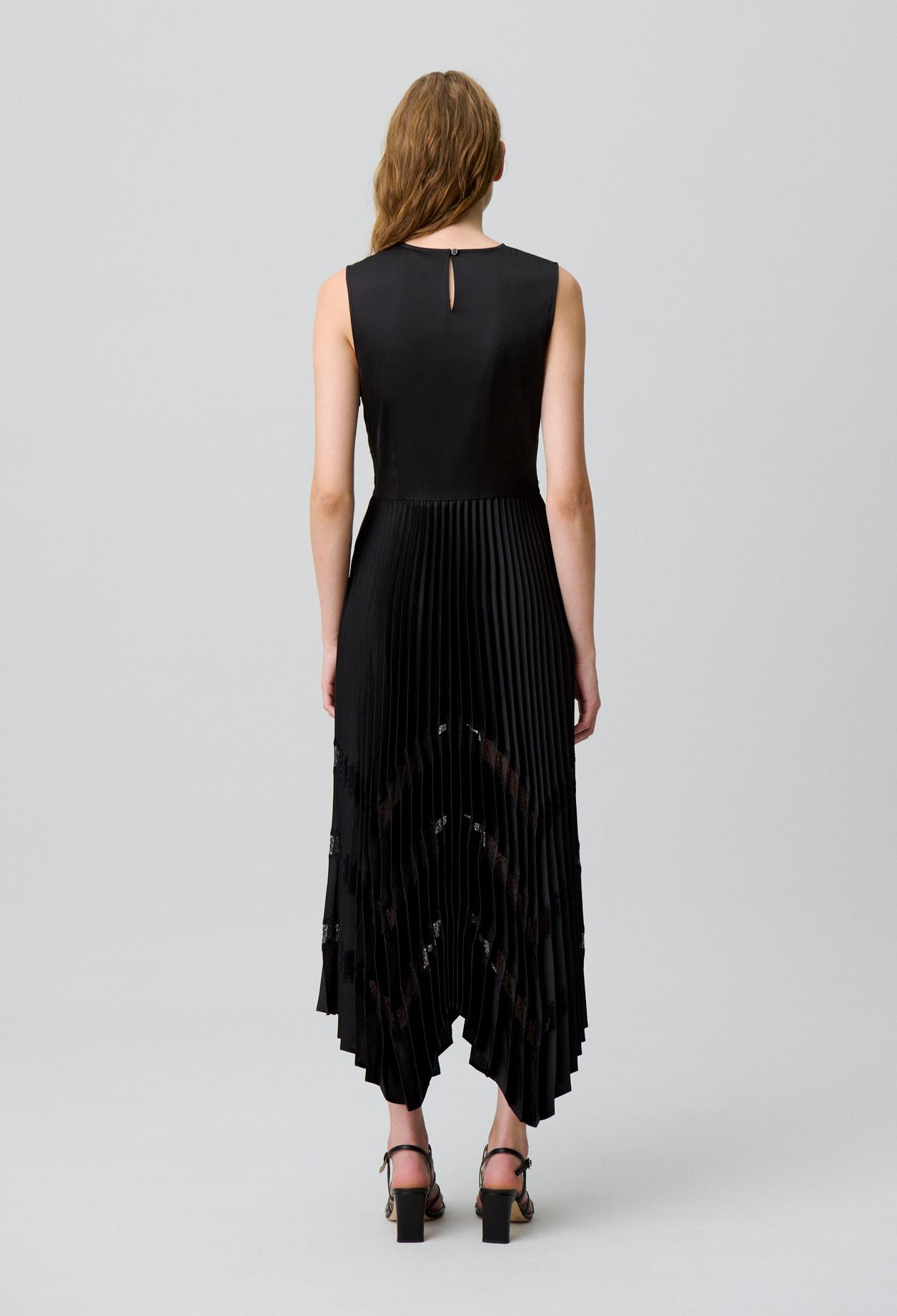 Claudie PierlotSiyah Asimetrik Kesim Saten Elbise