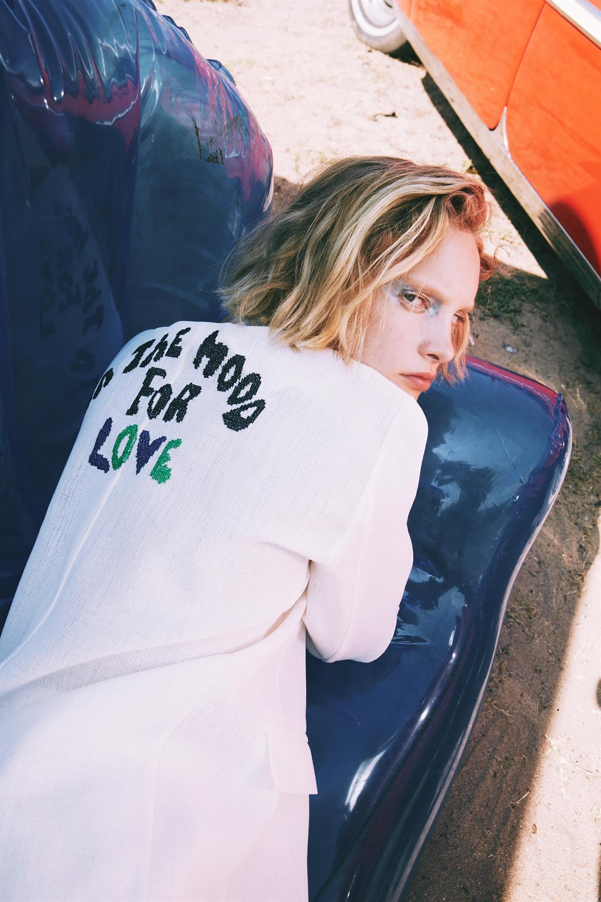In The Mood For LoveArkası Logo İşlemeli Keten Ceket