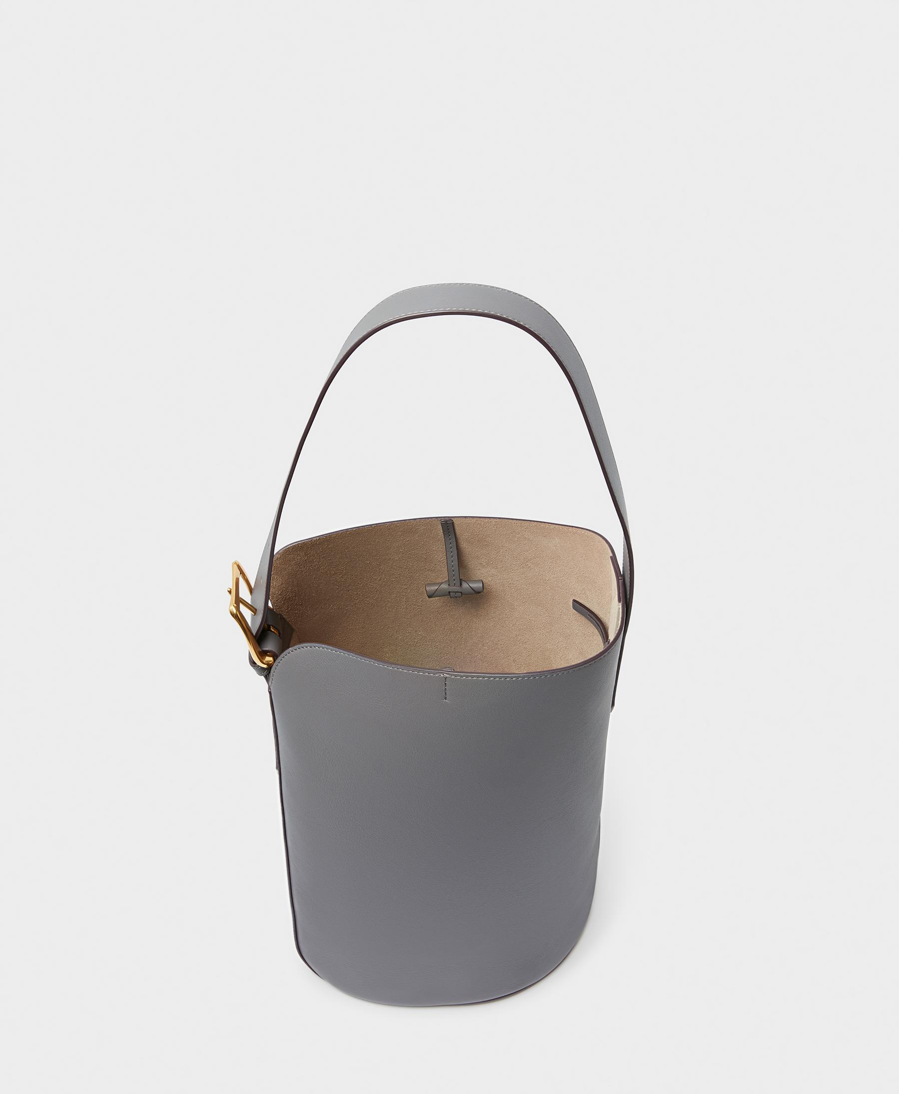 J&M DavidsonGri Deri Bucket Çanta
