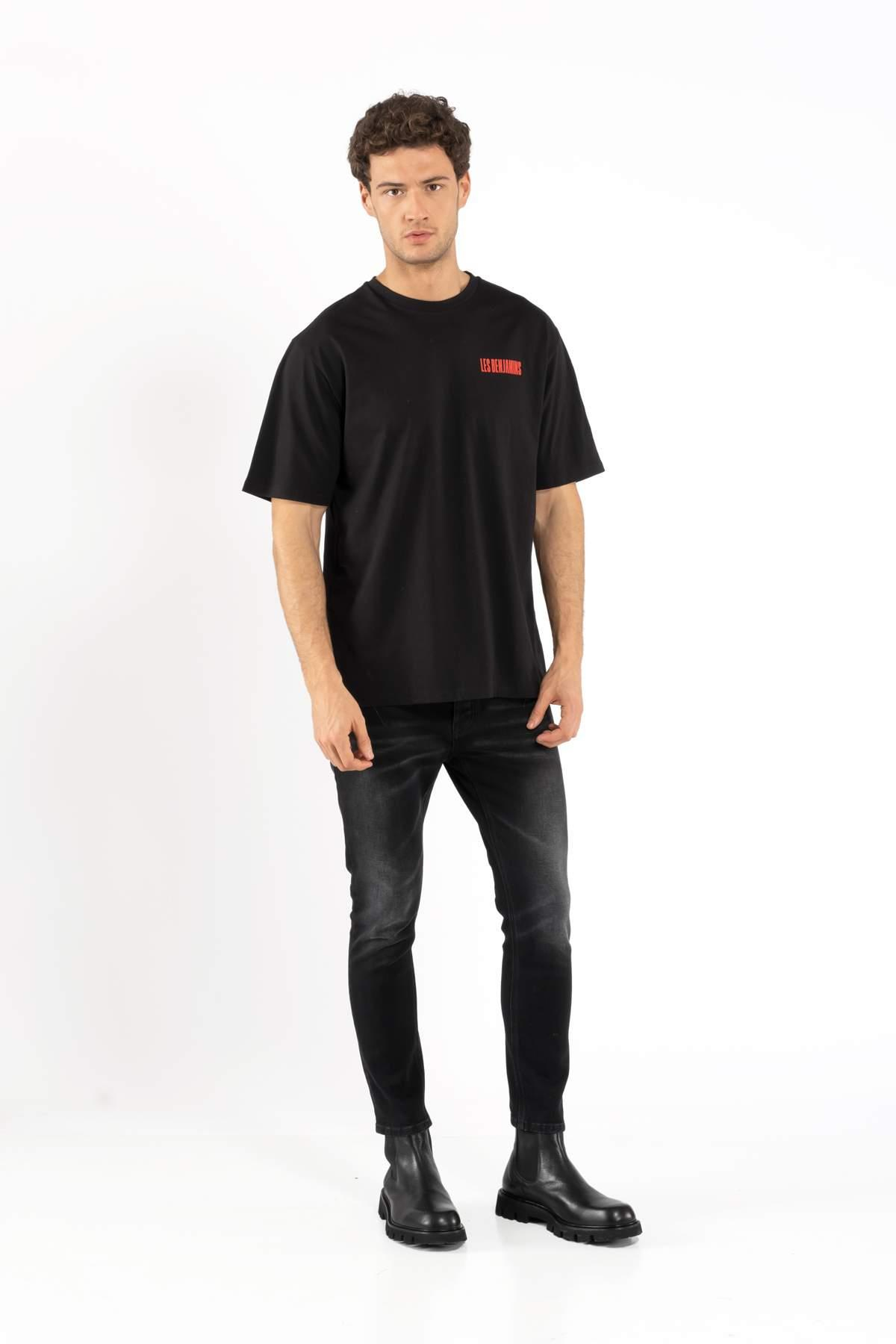 Les BenjaminsSiyah Bisiklet Yaka Kırmızı Baskılı T-shirt