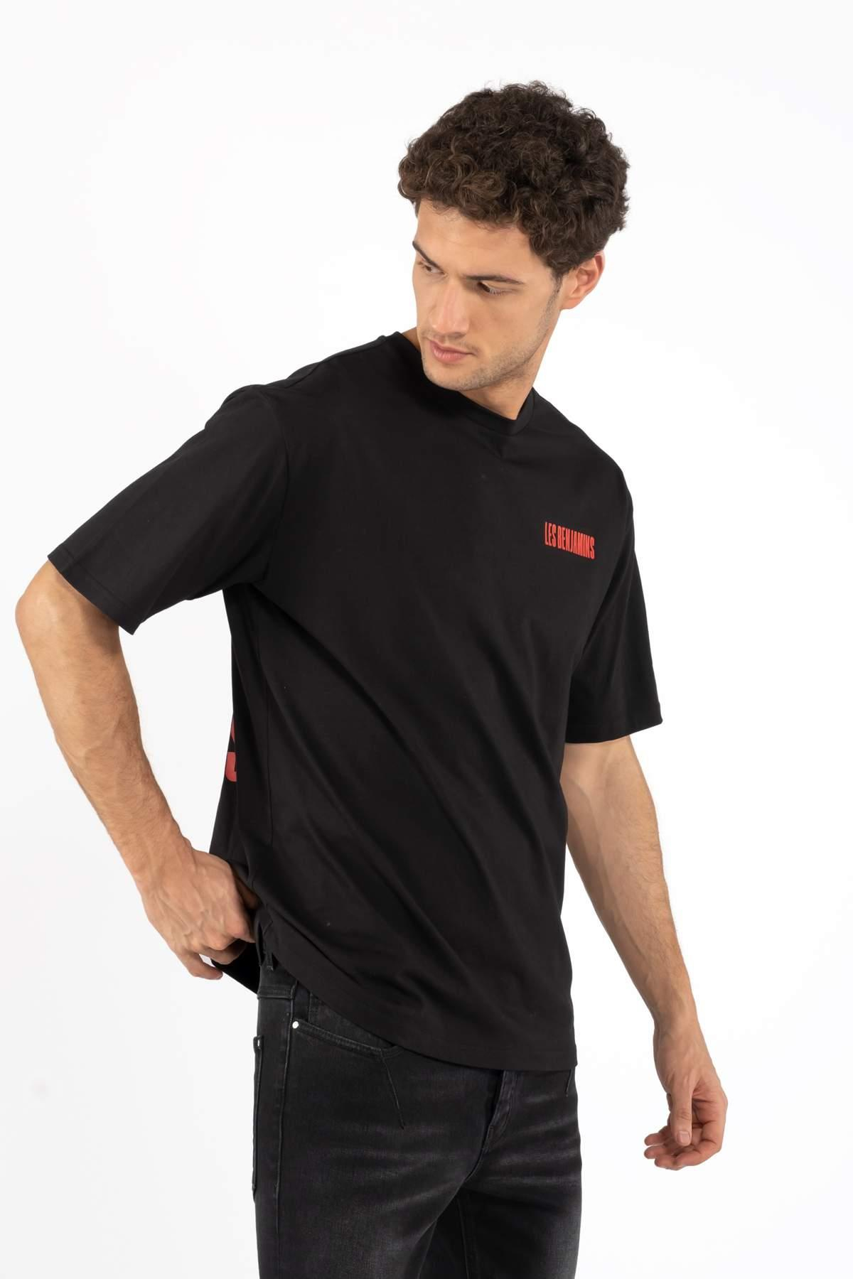 Les BenjaminsSiyah Bisiklet Yaka Kırmızı Baskılı T-shirt