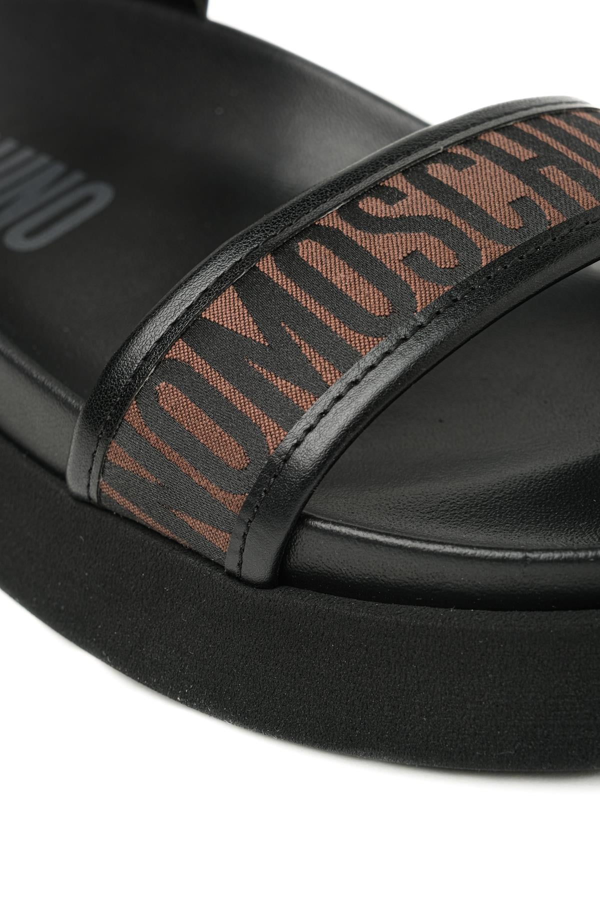 Moschino ShoesKahverengi Logo Kadın Sandalet