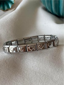 Çelik Kalp Kabartmalı Silver Nomi Bileklik