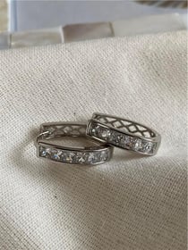 VIP Silver Kare Taşlı Oval Küpe