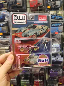 Auto World Mijo 1965 Ford GT40 Figured Gulf Chase