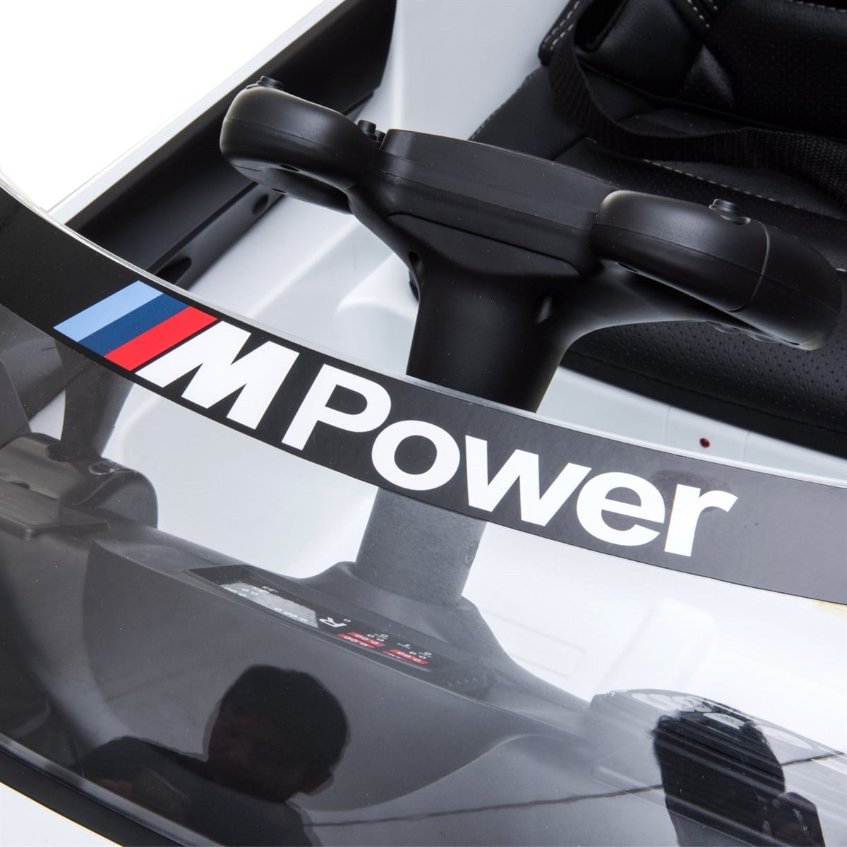 BMW M6 GT3 Akülü Araba - Beyaz