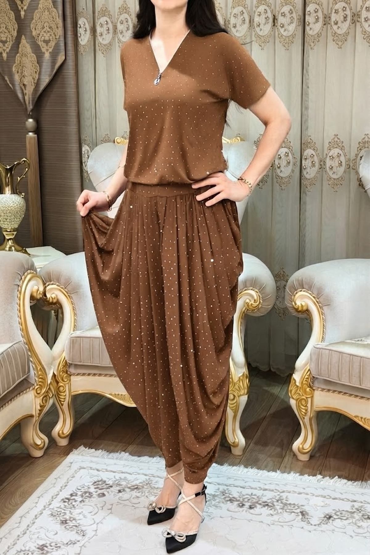 Kahverengi Bluz Arnavut Şalvar Pantolon Takımı