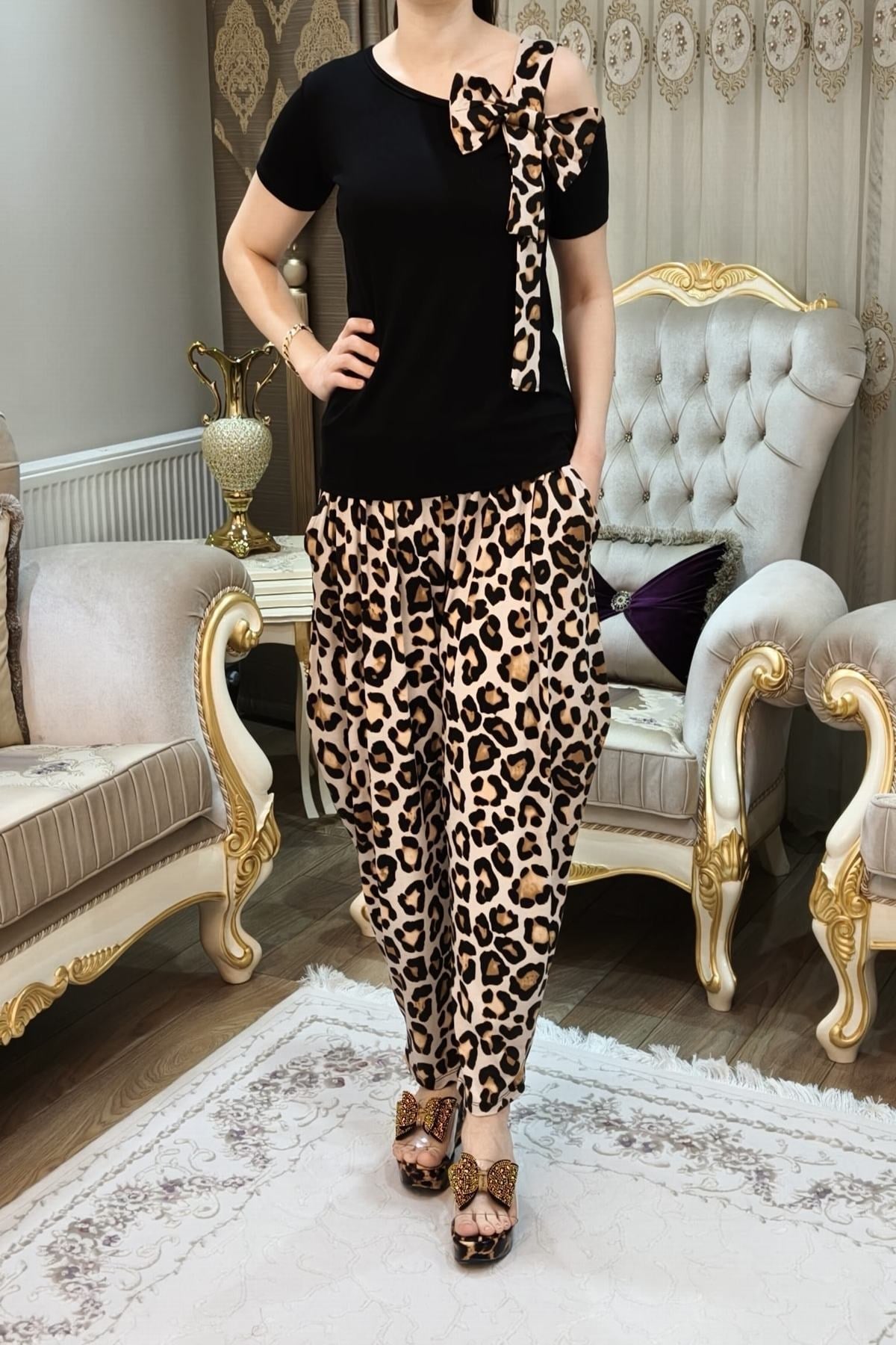 Leopar Desen Cepli Fiyonk Detaylı Bluz Şalvar Takımı 50 Kilodan 100 Kiloya Kadar Olur