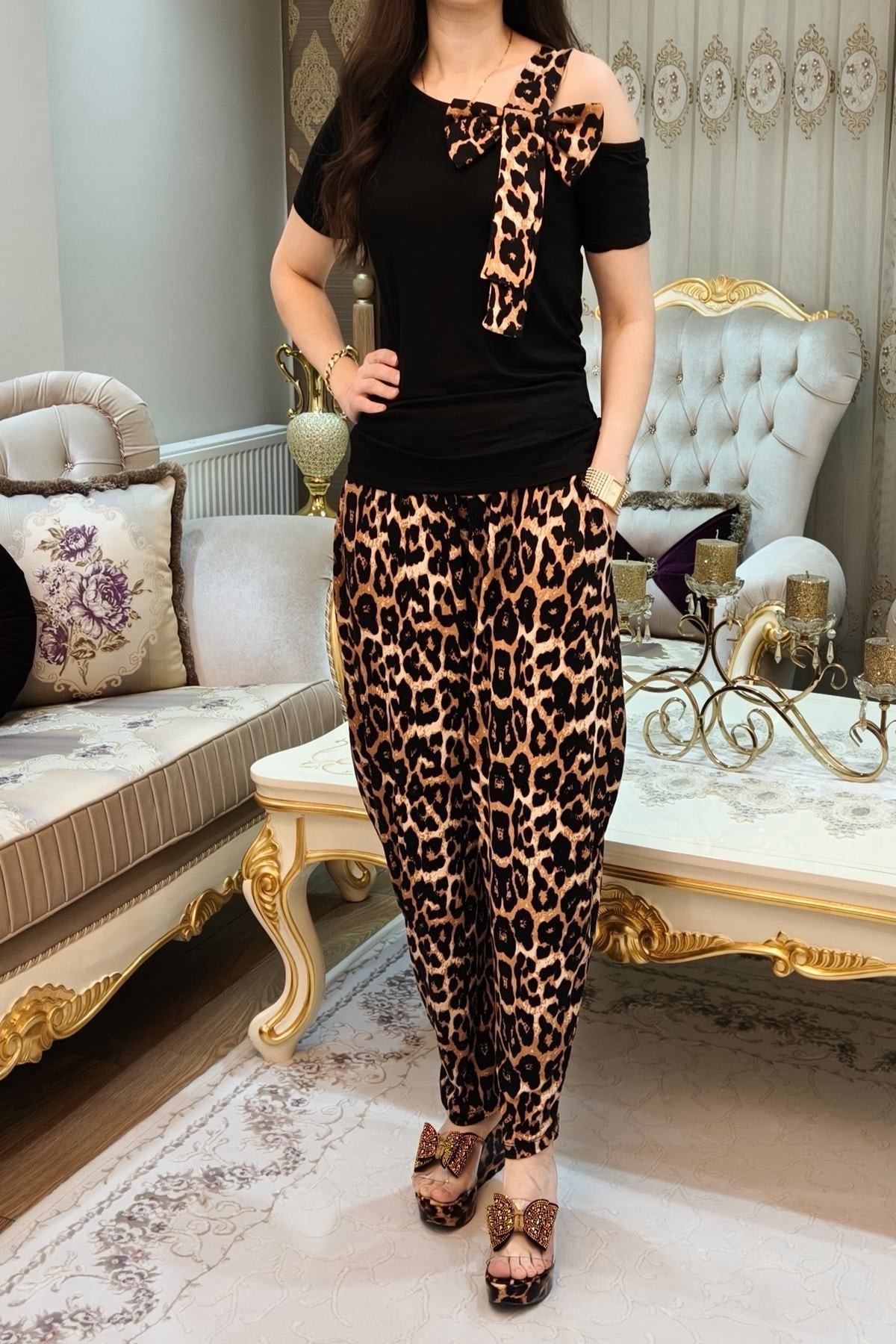 Leopar Desenli Cepli Fiyonk Detaylı Bluz Şalvar Takımı 50 Kilodan 100 Kiloya Kadar Olur