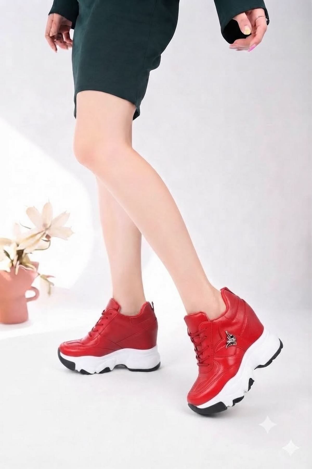 Kırmızı 10 CM Gizli Topuklu Kelebek Tokalı Kadın Spor Ayakkabı