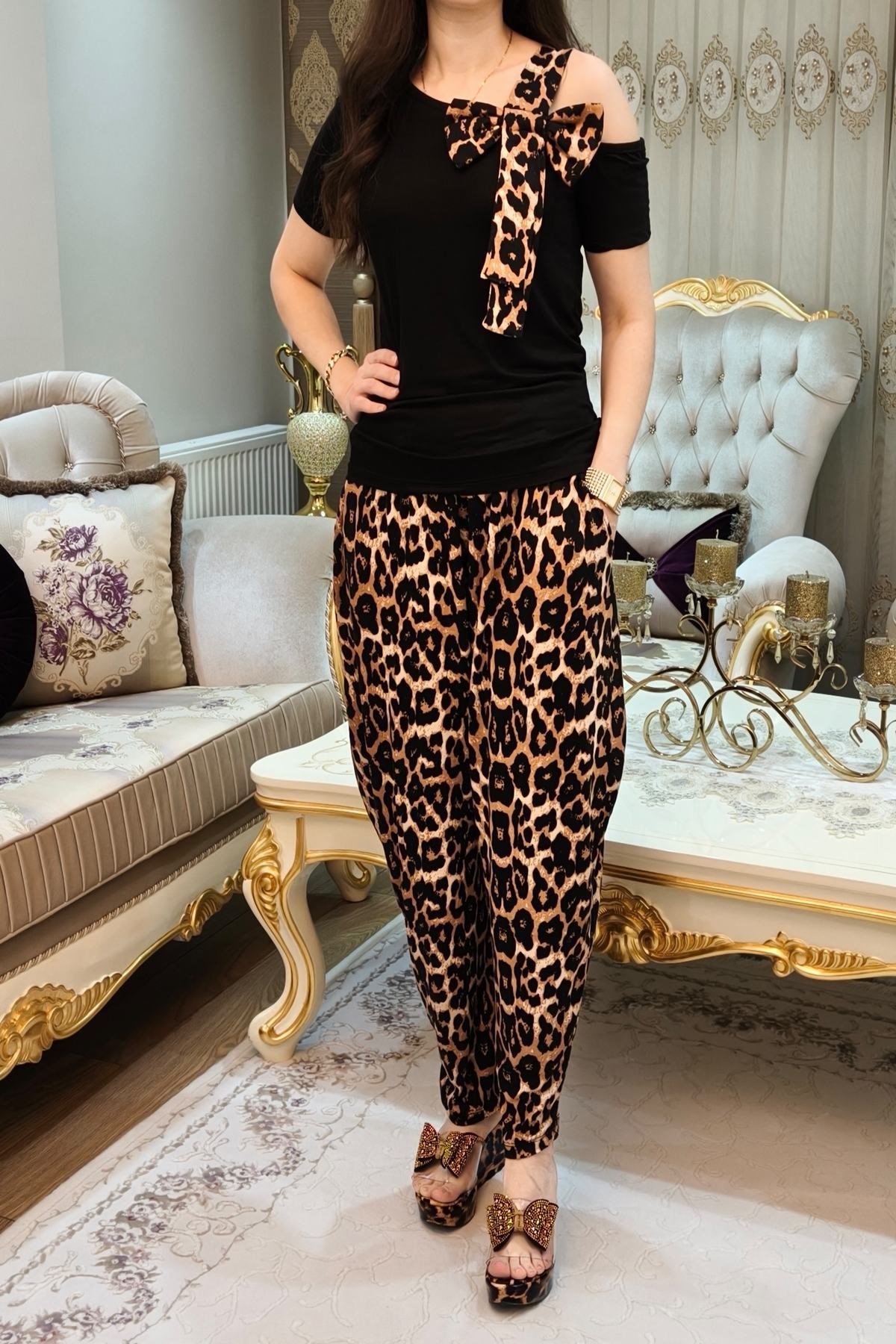 Leopar Desenli Cepli Fiyonk Detaylı Bluz Şalvar Takımı 50 Kilodan 100 Kiloya Kadar Olur