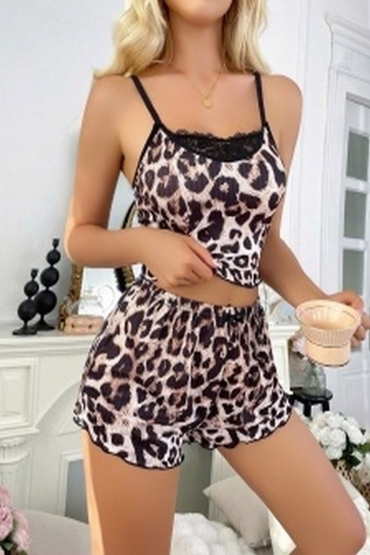 Leopar Desenli Şortlu Pijama Takımı