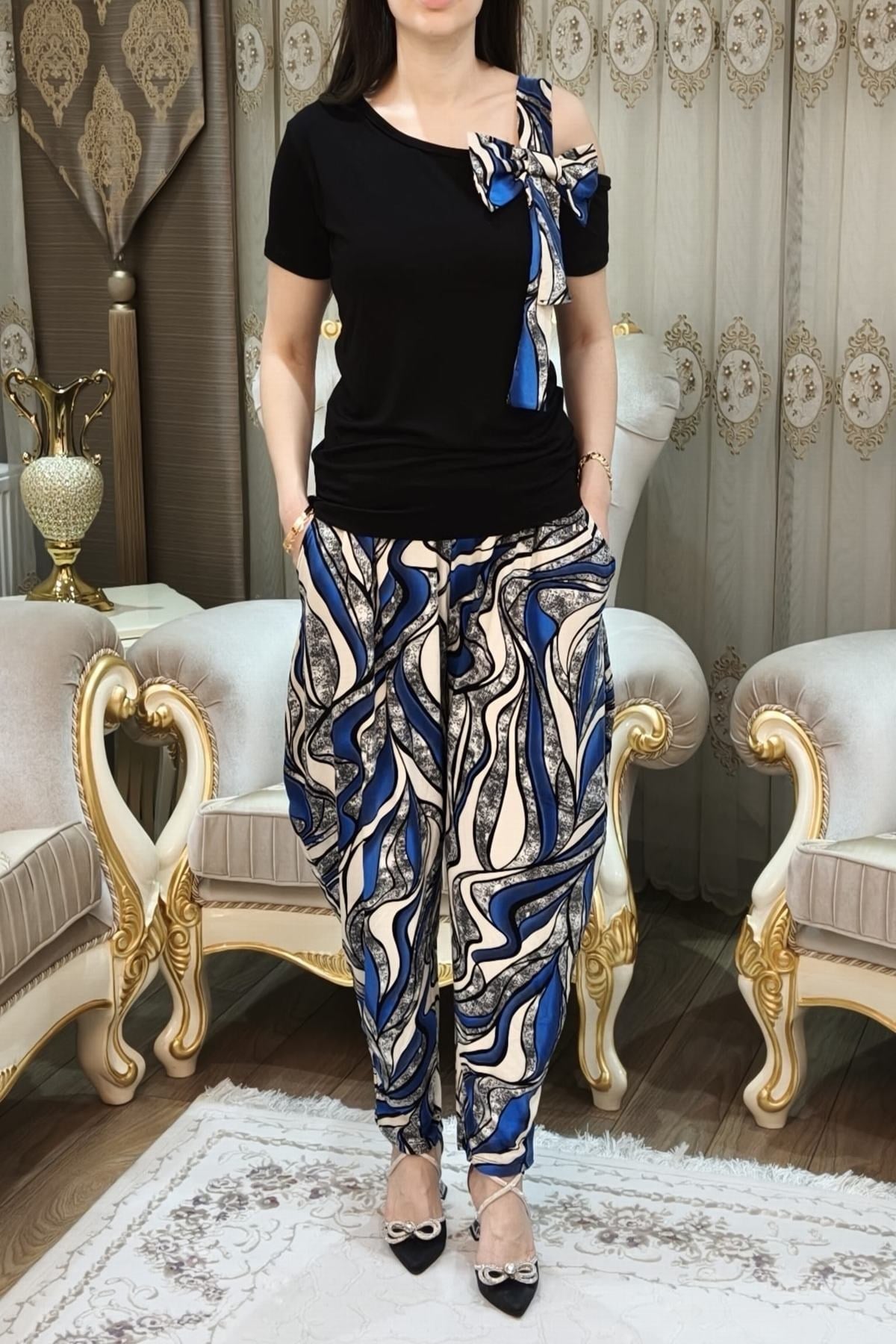 Mavi Desenli Cepli Fiyonk Detaylı Bluz Şalvar Takımı 50 Kilodan 100 Kiloya Kadar Olur