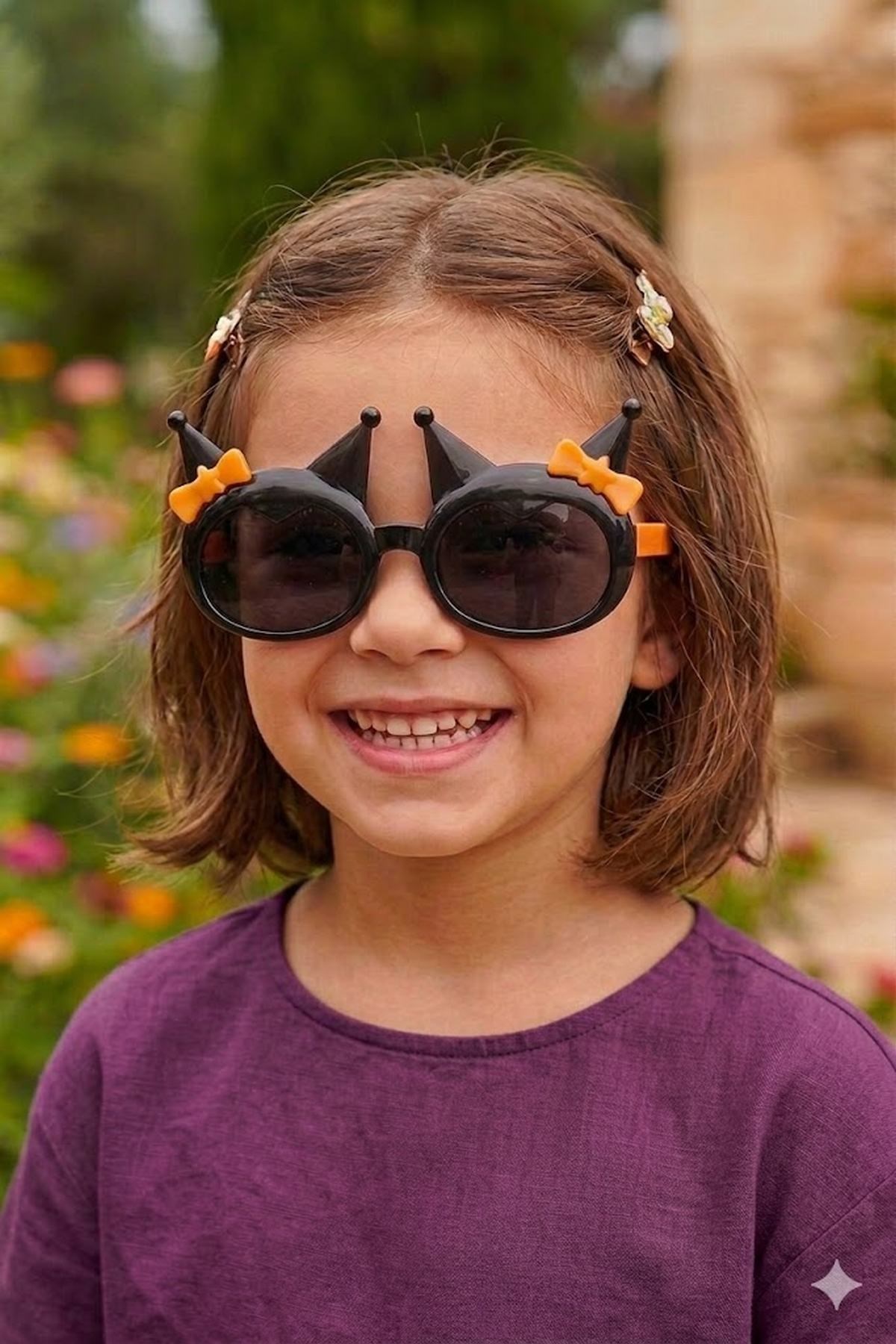 Siyah Taç ve Fiyonk Detaylı Unisex Çocuk Güneş Gözlüğü