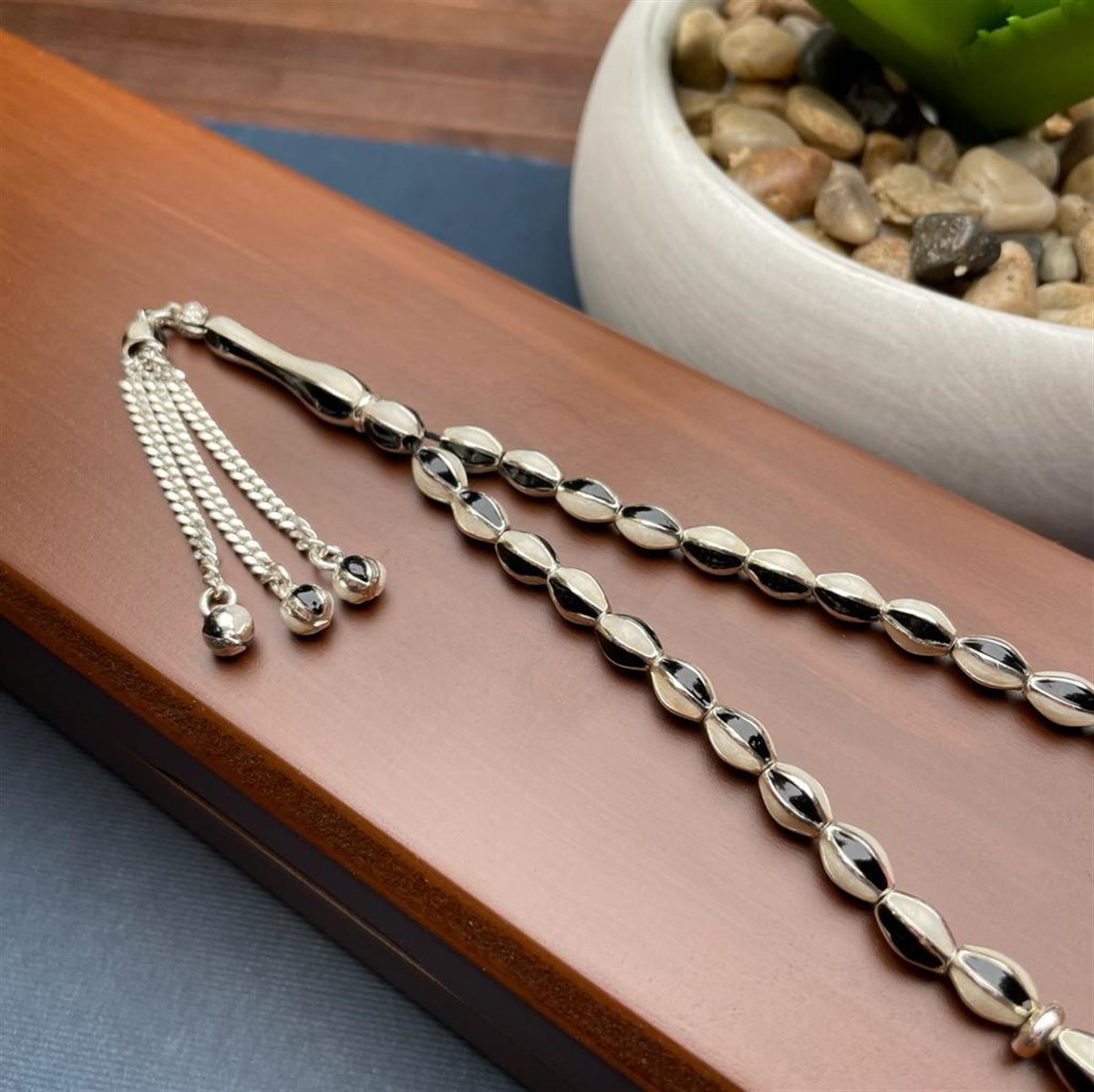 Beşiktaşlı Gümüş El İşçiliği Tesbih