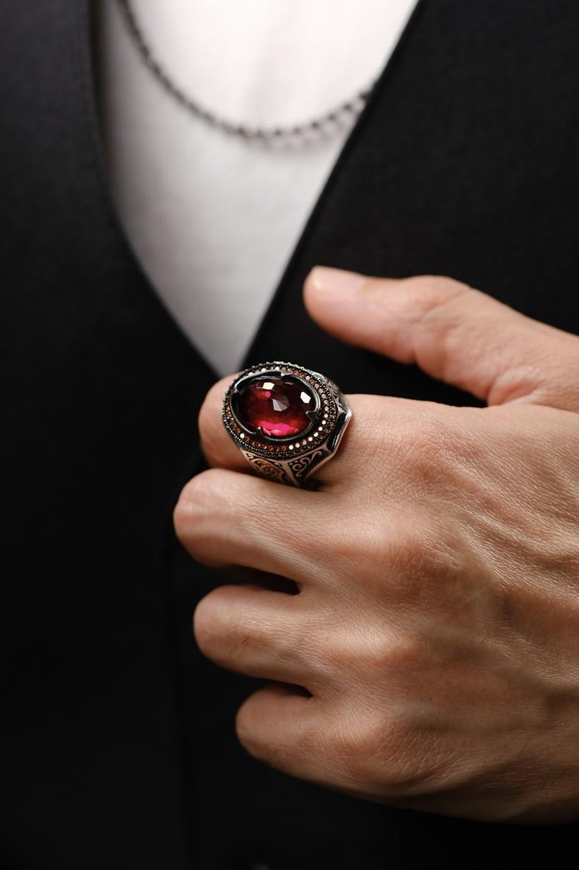 Çelebi Serisi El İşçiliği Kırmızı Taşlı 925 Ayar Gümüş Yüzük