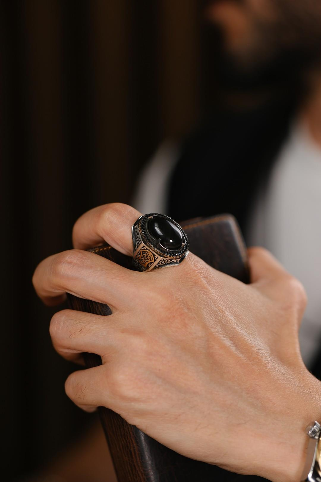 Çelebi Serisi El İşçiliği Siyah Taşlı 925 Ayar Gümüş Yüzük