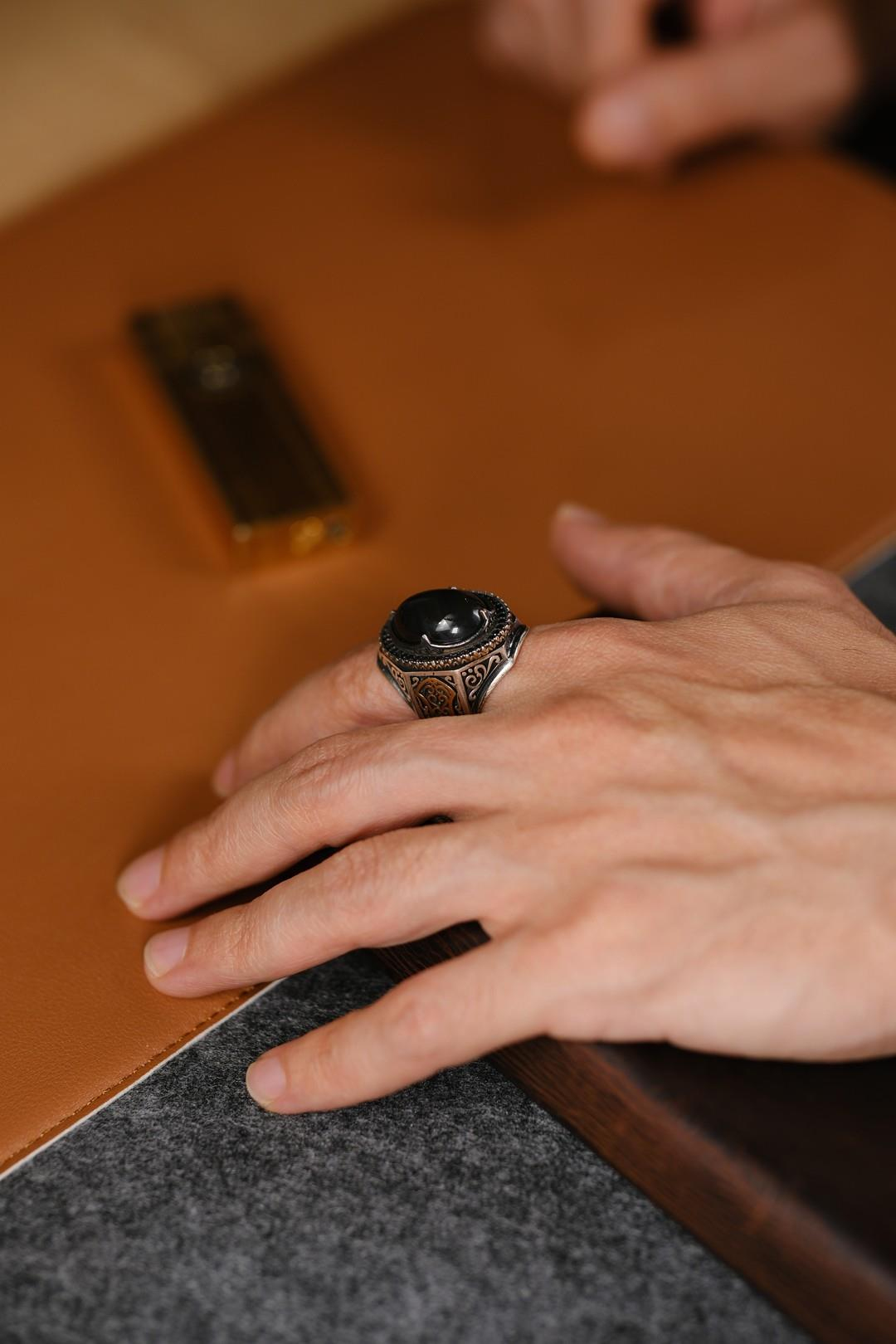 Çelebi Serisi El İşçiliği Siyah Taşlı 925 Ayar Gümüş Yüzük