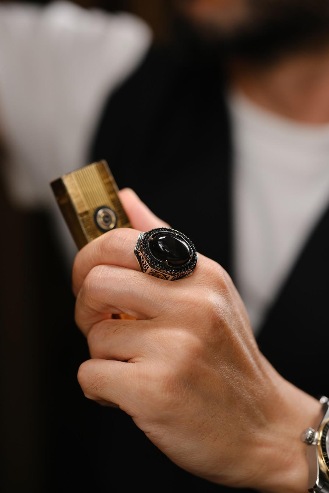 Çelebi Serisi El İşçiliği Siyah Taşlı 925 Ayar Gümüş Yüzük