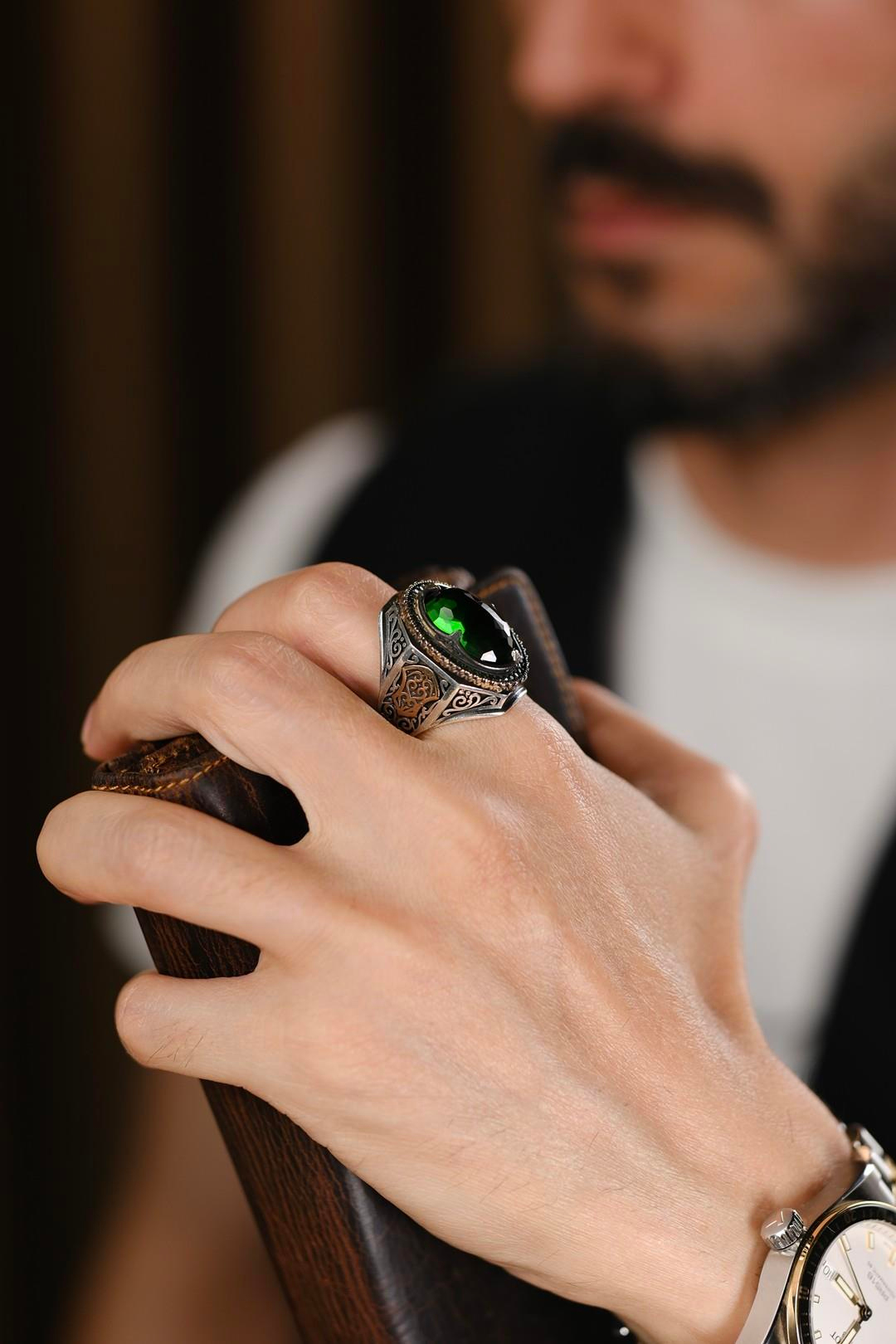 Çelebi Serisi El İşçiliği Yeşil Taşlı 925 Ayar Gümüş Yüzük