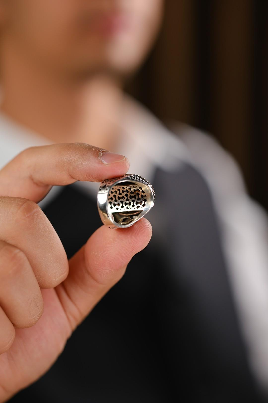 Çelebi Serisi El İşçiliği Yeşil Taşlı 925 Ayar Gümüş Yüzük