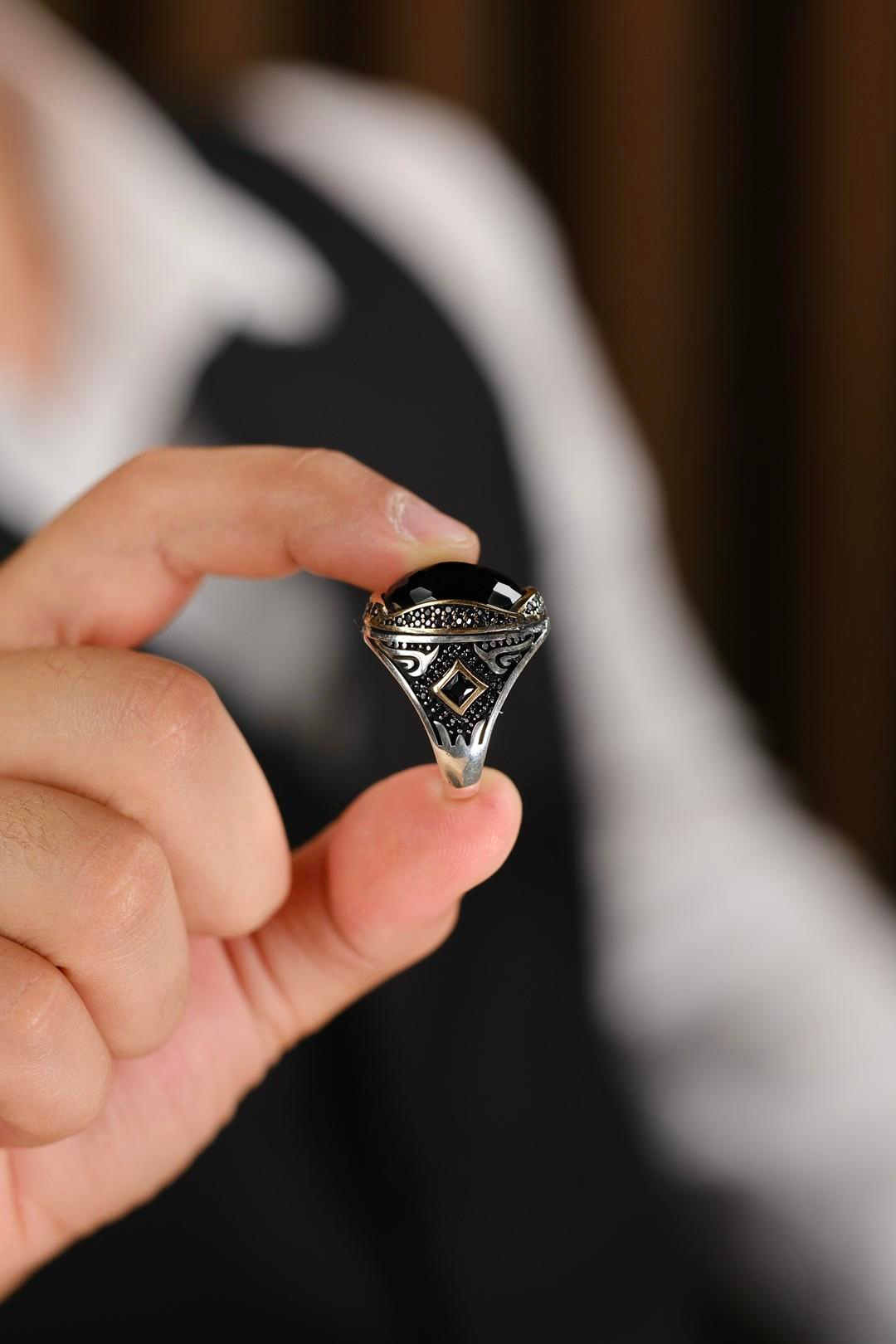 Cihandar Serisi El İşçiliği Siyah Taşlı 925 Ayar Gümüş Yüzük