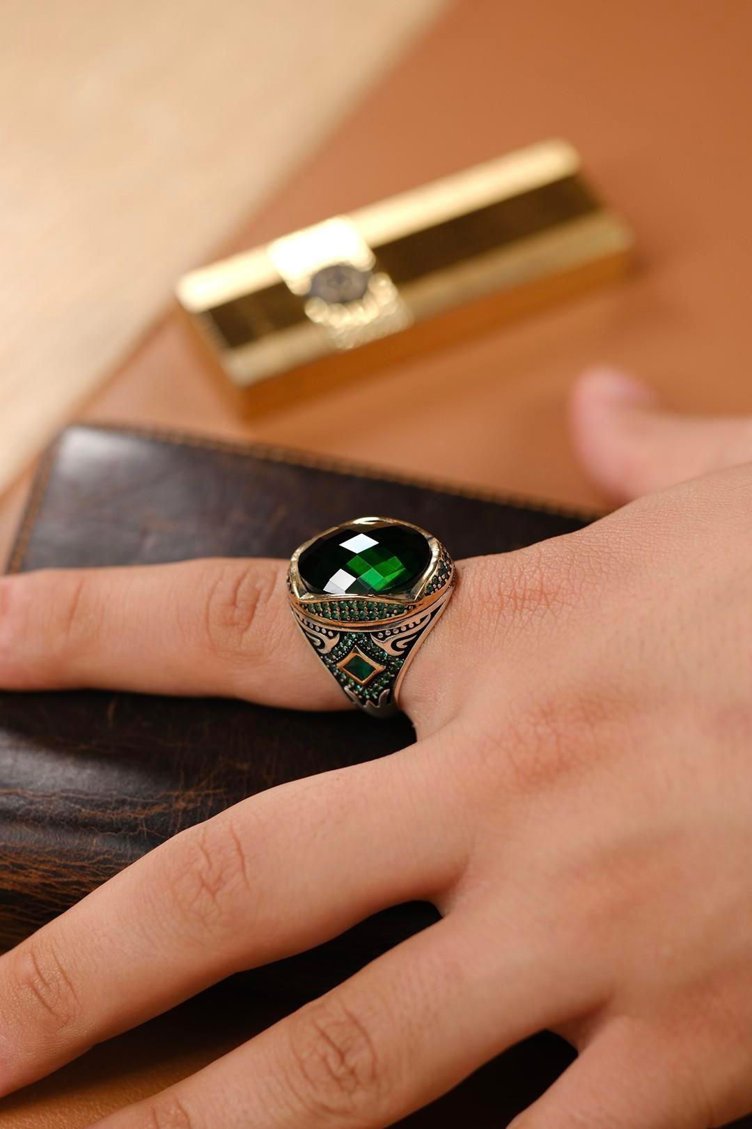 Cihandar Serisi El İşçiliği Yeşil Taşlı 925 Ayar Gümüş Yüzük