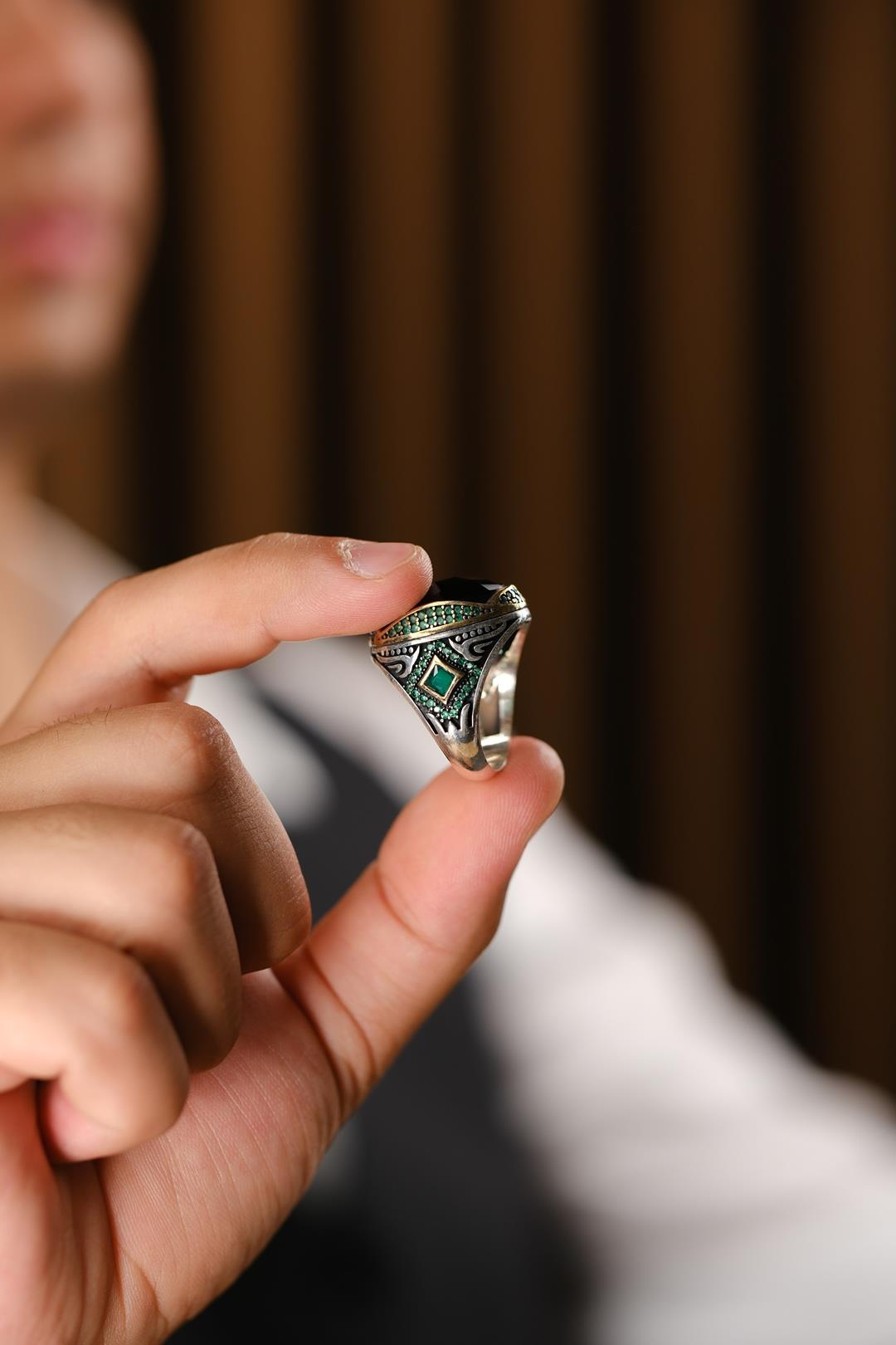 Cihandar Serisi El İşçiliği Yeşil Taşlı 925 Ayar Gümüş Yüzük