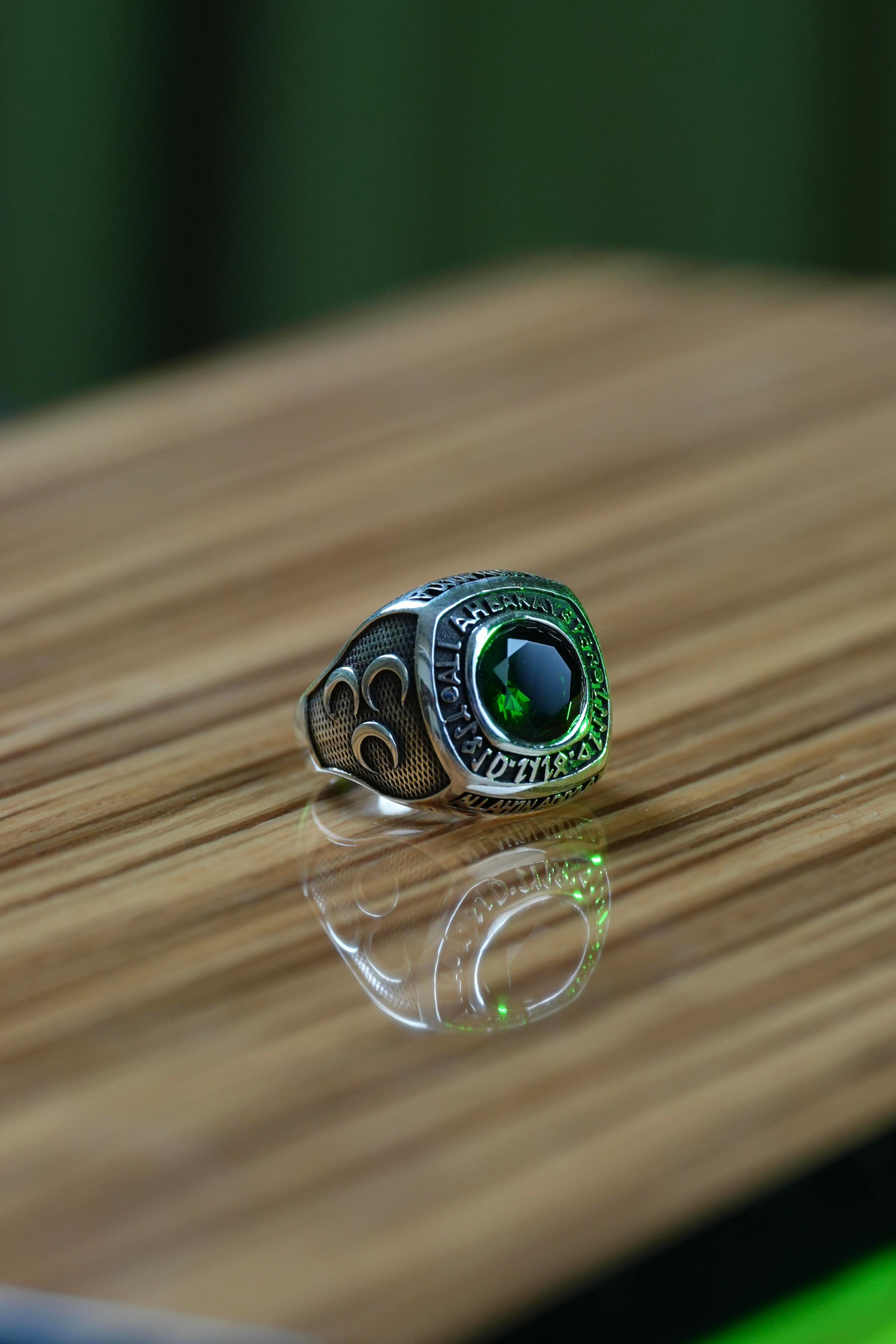 El İşçiliği Allah Bana Yeter Yazılı Ayyıldız ve Üç Hilal Motifli Gümüş Yüzük