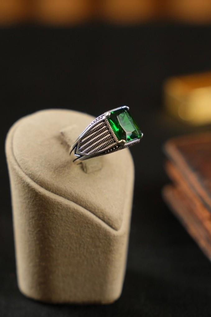 El işçiliği Zarif Tasarım Yeşil Taşlı Gümüş Yüzük