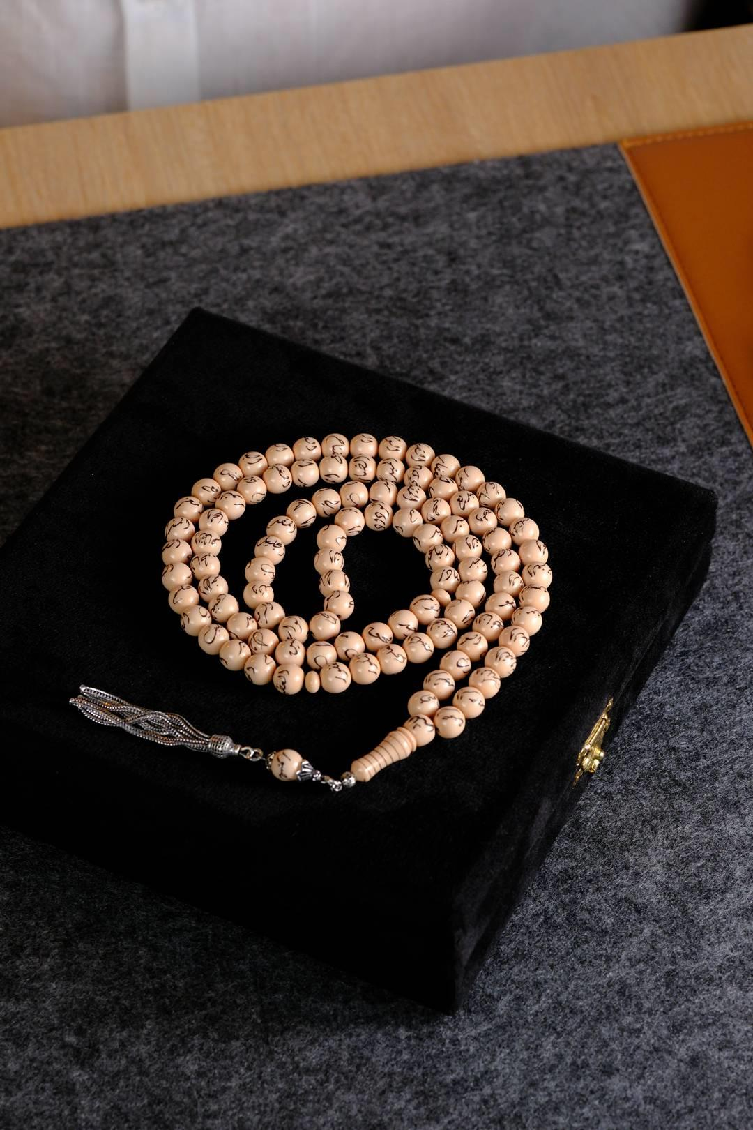 Esmaül Hüsna İşleme Özel Gümüş Tasarım 99`luk Sıkma Kehribar Namaz Tesbihi 