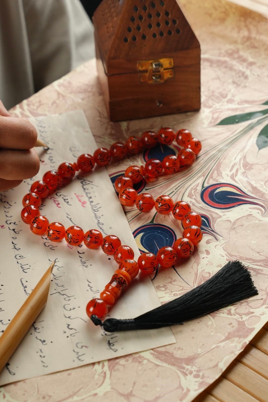 Esmaül Hüsna İşleme Özel Saçak Püskül Tasarım  İri Boy Sıkma Kehribar Tesbih
