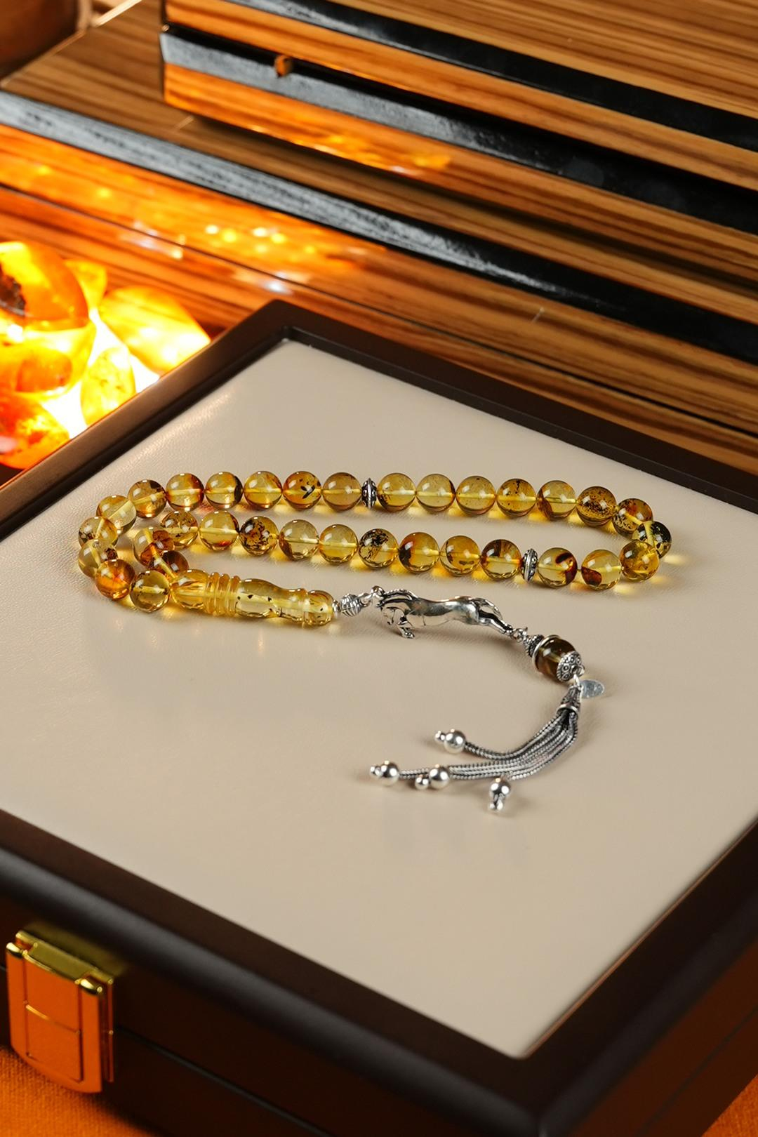 Gümüş At Figürlü Tasarım Orjinal Fosilli Damla Kehribar Tesbih  (Amber), (مسبحة قطرة كهريبار)