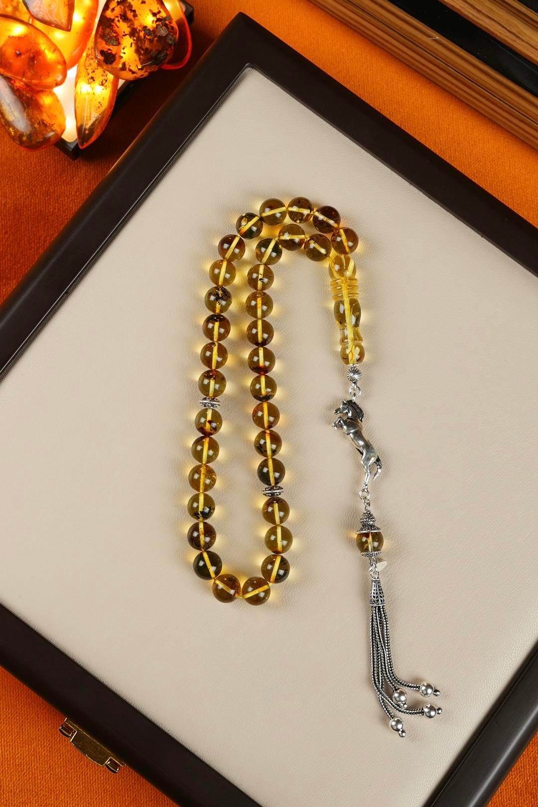 Gümüş At Figürlü Tasarım Orjinal Fosilli Damla Kehribar Tesbih  (Amber), (مسبحة قطرة كهريبار)