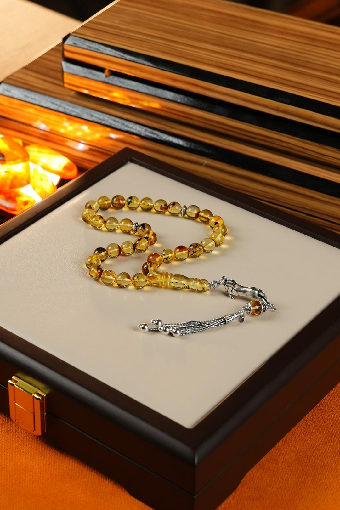 Gümüş At Figürlü Tasarım Orjinal Fosilli Damla Kehribar Tesbih  (Amber), (مسبحة قطرة كهريبار)