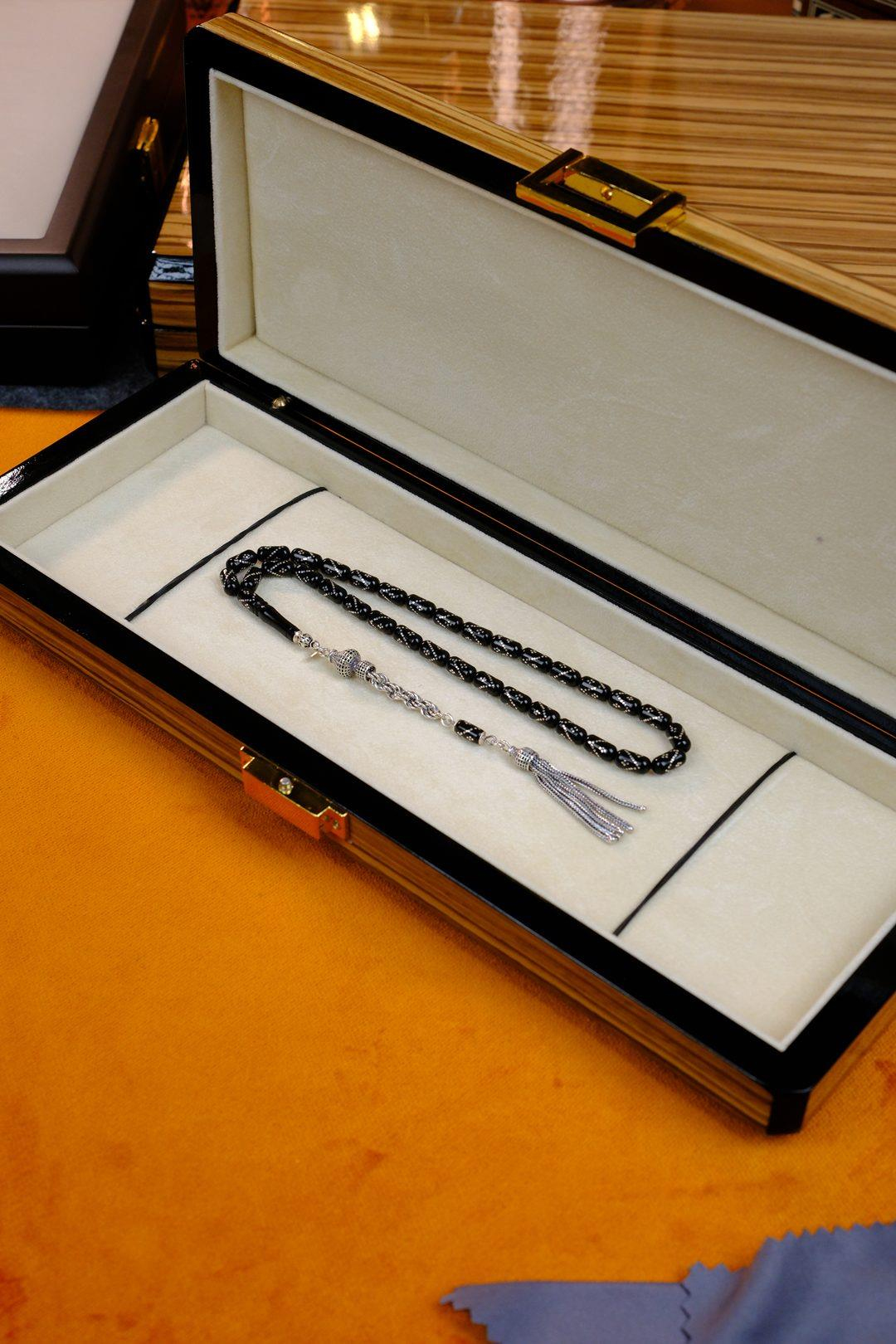 Gümüş İşlemeli Erzurum Oltu Taşı Gümüş Püskül Tasarım Tesbih