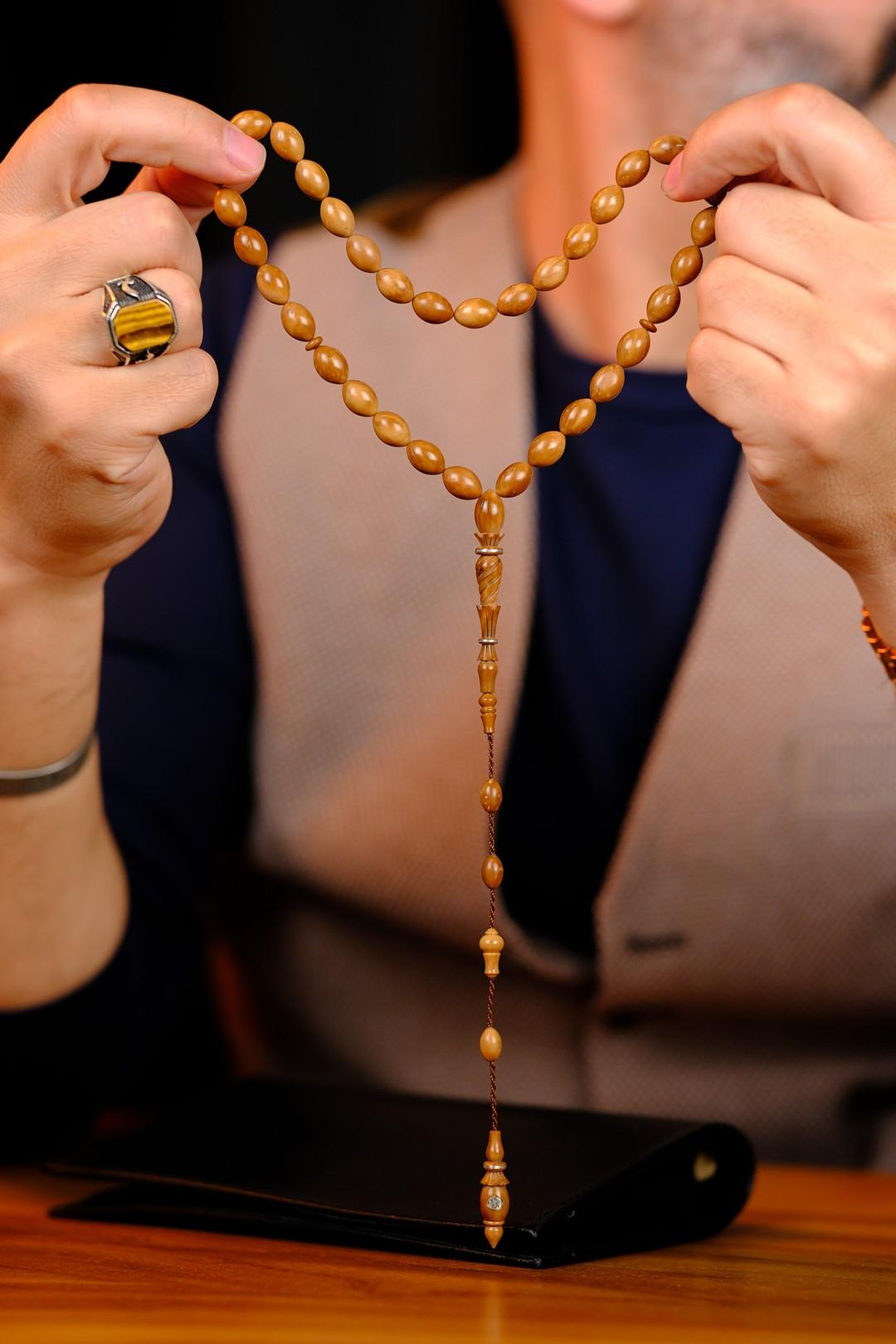 Master Mücahit Şener Otantik Oyma Serisi Beyzi Kesim Kuka Tesbih