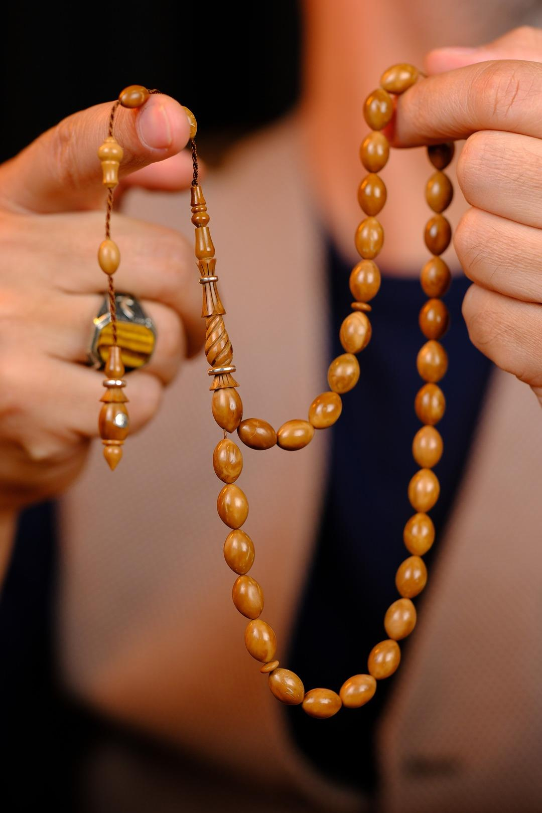 Master Mücahit Şener Otantik Oyma Serisi Beyzi Kesim Kuka Tesbih