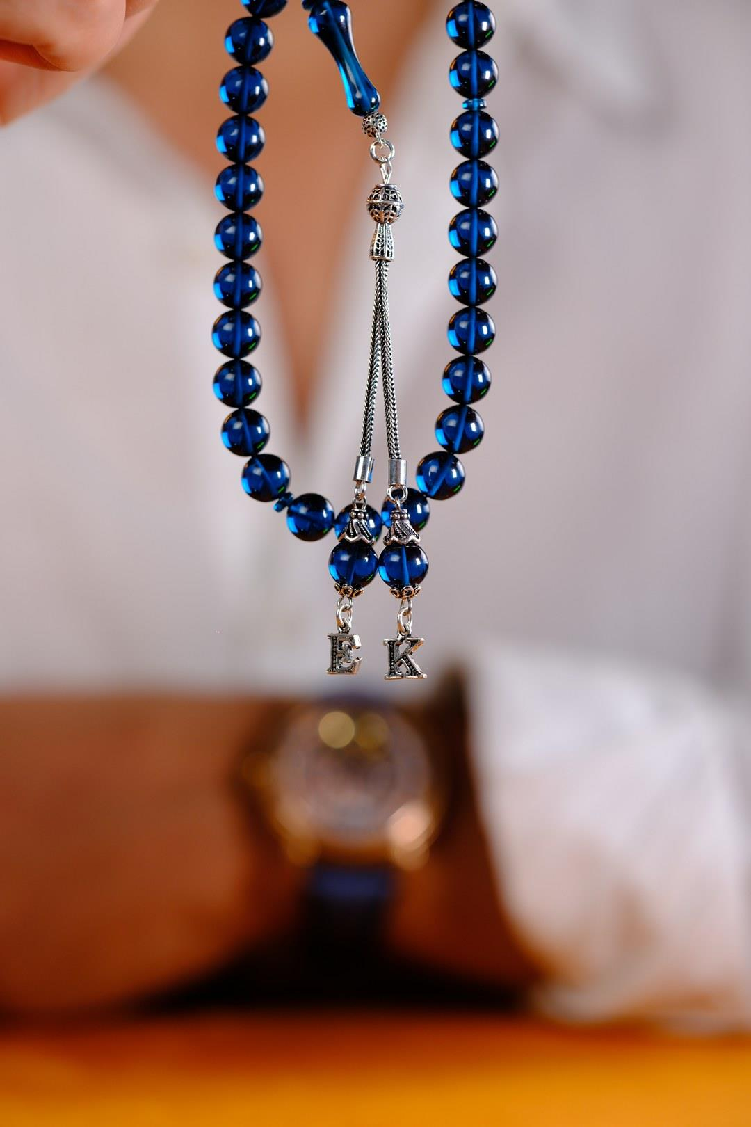 Premium Kutulu Kişiye Özel Gümüş Harf Tasarımlı Mavi Ateş-i Kehribar Tesbih