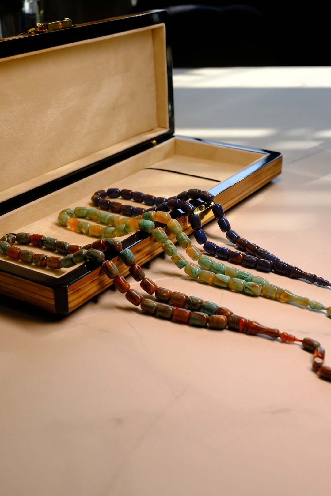 Sistemli Tasarım Multi Color Ateş-i Sıkma Kehribar Tesbih 