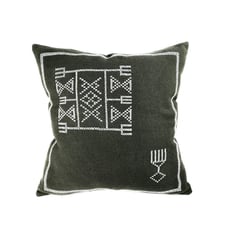 Yeşil Kilim Desenli Dokuma Yastık Kılıfı görseli.