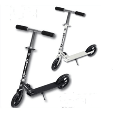 beyaz çocuk scooter