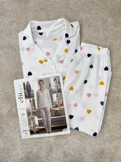 ç8613-bürümcük kumaş gömlek yaka kalpli pijama takımı-beyaz