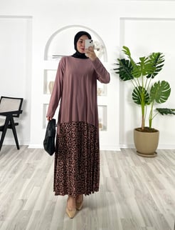 8967-sandy kumaş-eteği leopar desenli takım-vizon