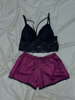 Ç028 - SATEN ŞORTLU BRALET TAKIM DESENLI - PATLICAN MORU 