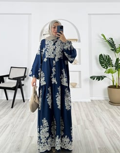 9317-pamuk viskon kumaş-yarım düğmeli desenli elbise-lacivert